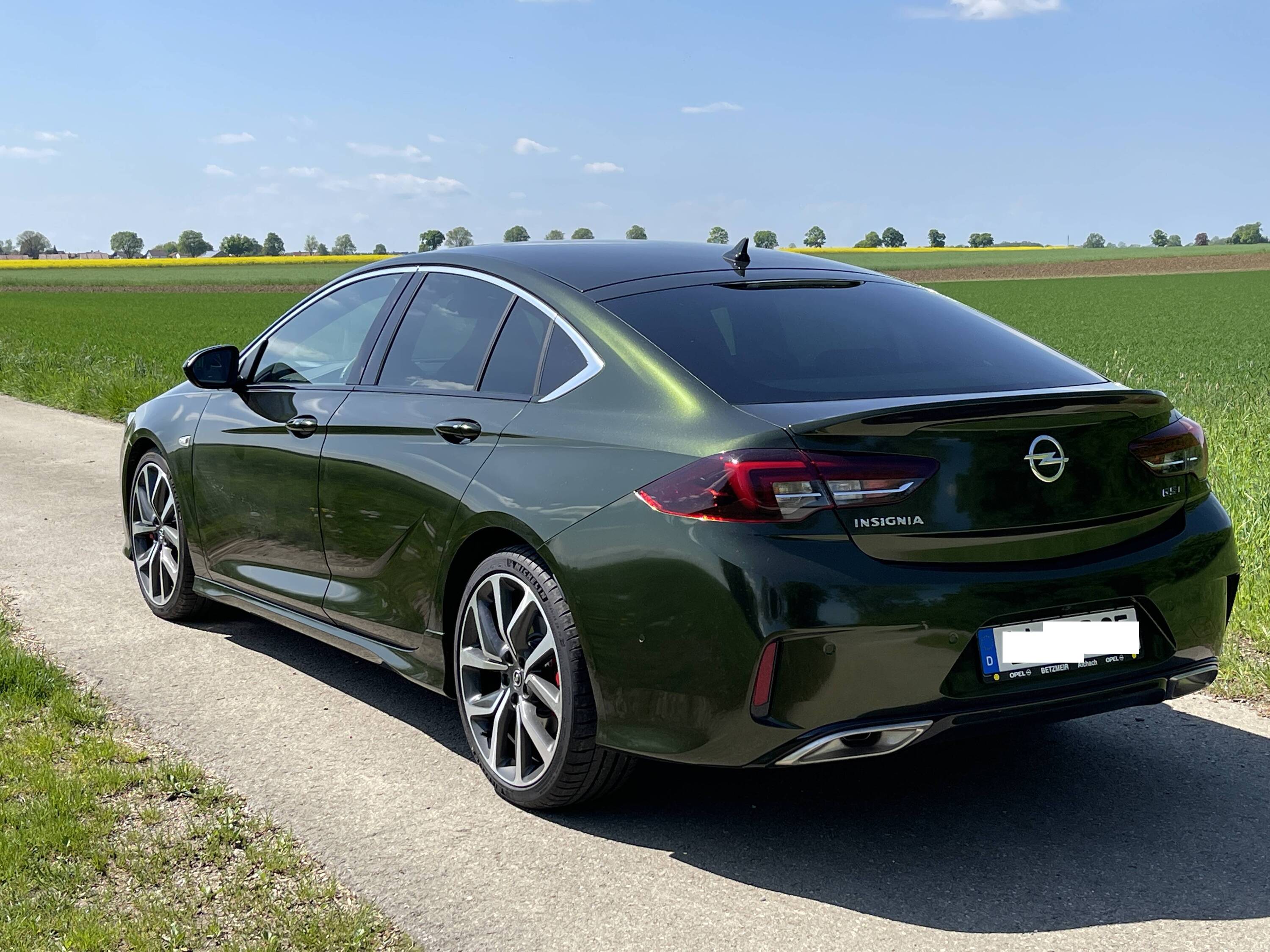 Insignia B Grand Sport GSi in Olea Green 2